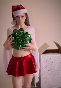 Wrapping this present took awhile but it was fun hope you like it part 33