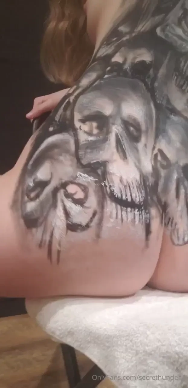 Getting painted spoopy themed 