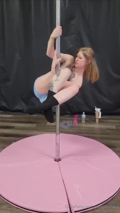 More pole class fun peep that concentration face