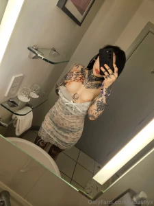 I can t be the only one that wakes up feeling super horny right part 1