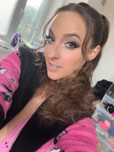 Makeup check and wishing everyone the greatest time of the day part 1