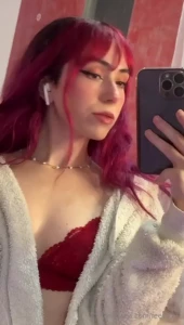 Por fin me voy a la cama dios mio se vienen cositas uwu