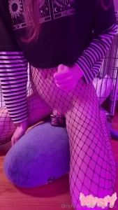 So horny and desperate with no thoughts all i can do is rub my silly