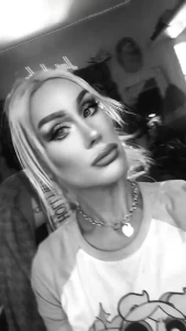 Good morning - have a beautiful week and text me if you are bored