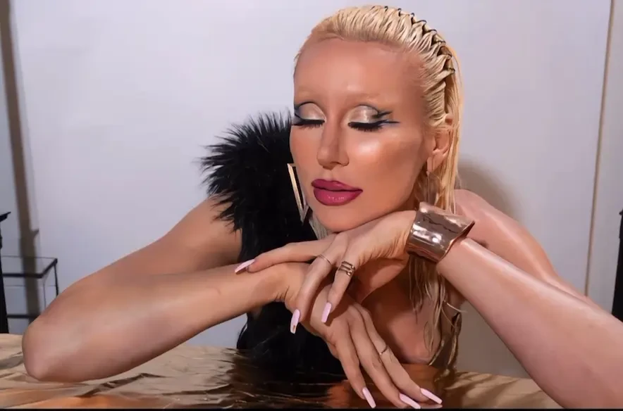 Love me till you die trans blondetrans eyemodel 