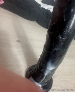 My first time cumming on a bbc sending it out shortly xo