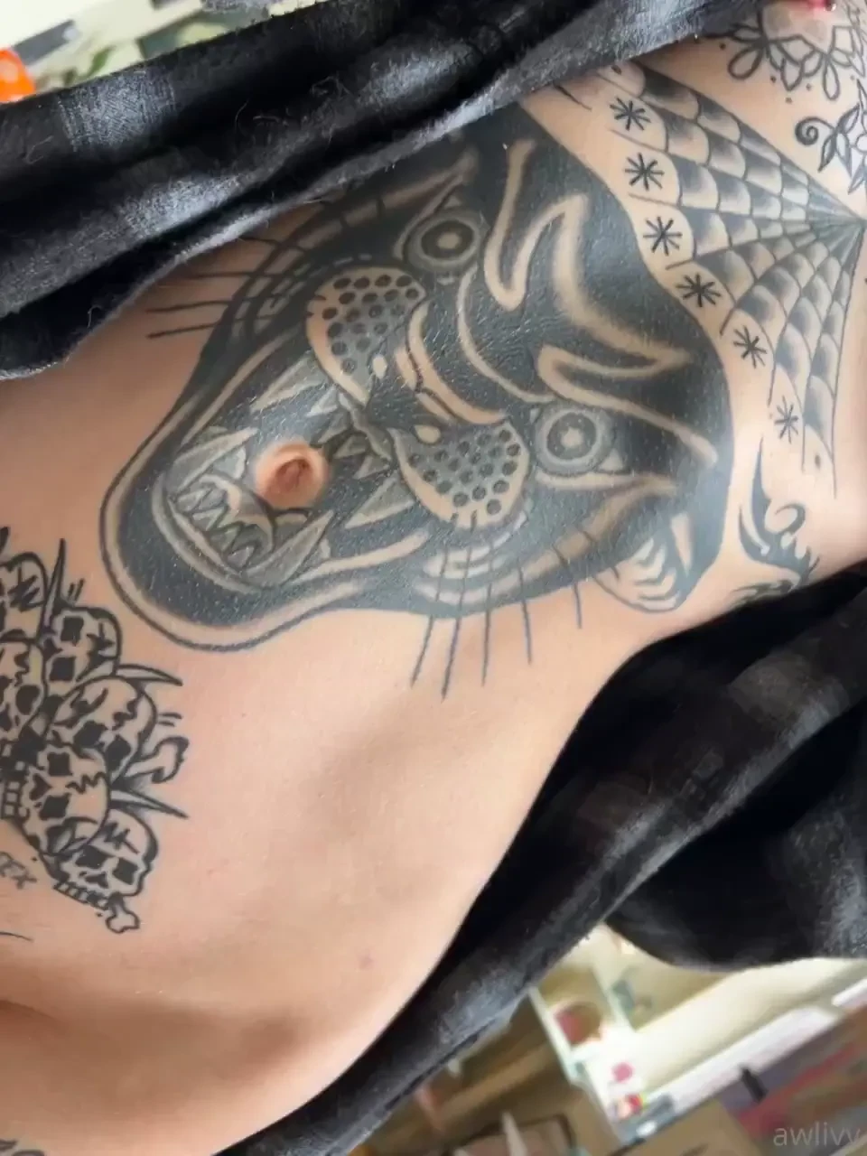 After 6 days away from home and 1 day to recoup ya girl is back lots 