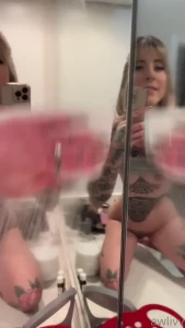 Another gloomy day means bathroom nudes thought you could help me