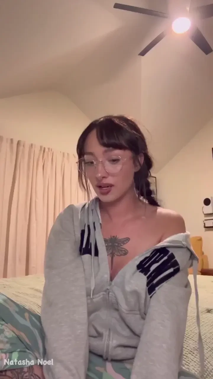 You re lucky i m such a nice stepsis and i d let you continue to watch 