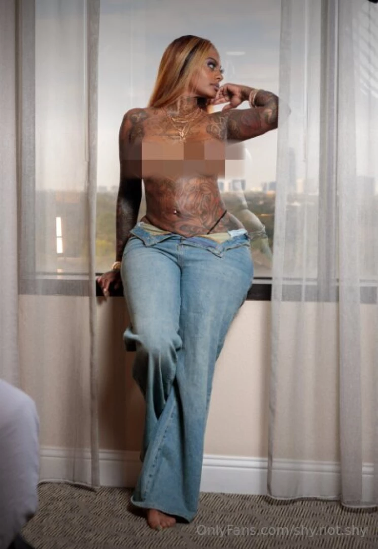 Dm me new for this photoshoot more 