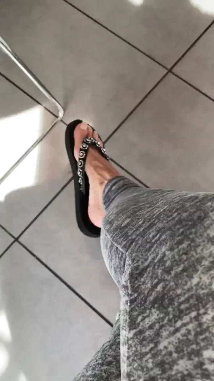 Good mornin having some breakfast then going to get a fresh mani pedi 