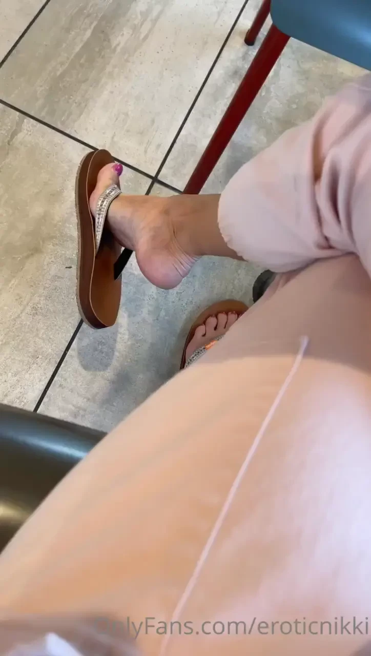 Y all like flip flops 