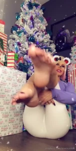 Here s a short lil video for my foot boys wouldn t you love to have