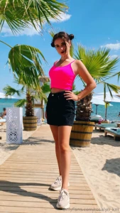 Beach vibes only the sun is hot but i m hotter wanna join me on this