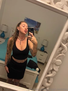 Getting ready to head to dinner i m the dessert hehe xoxo