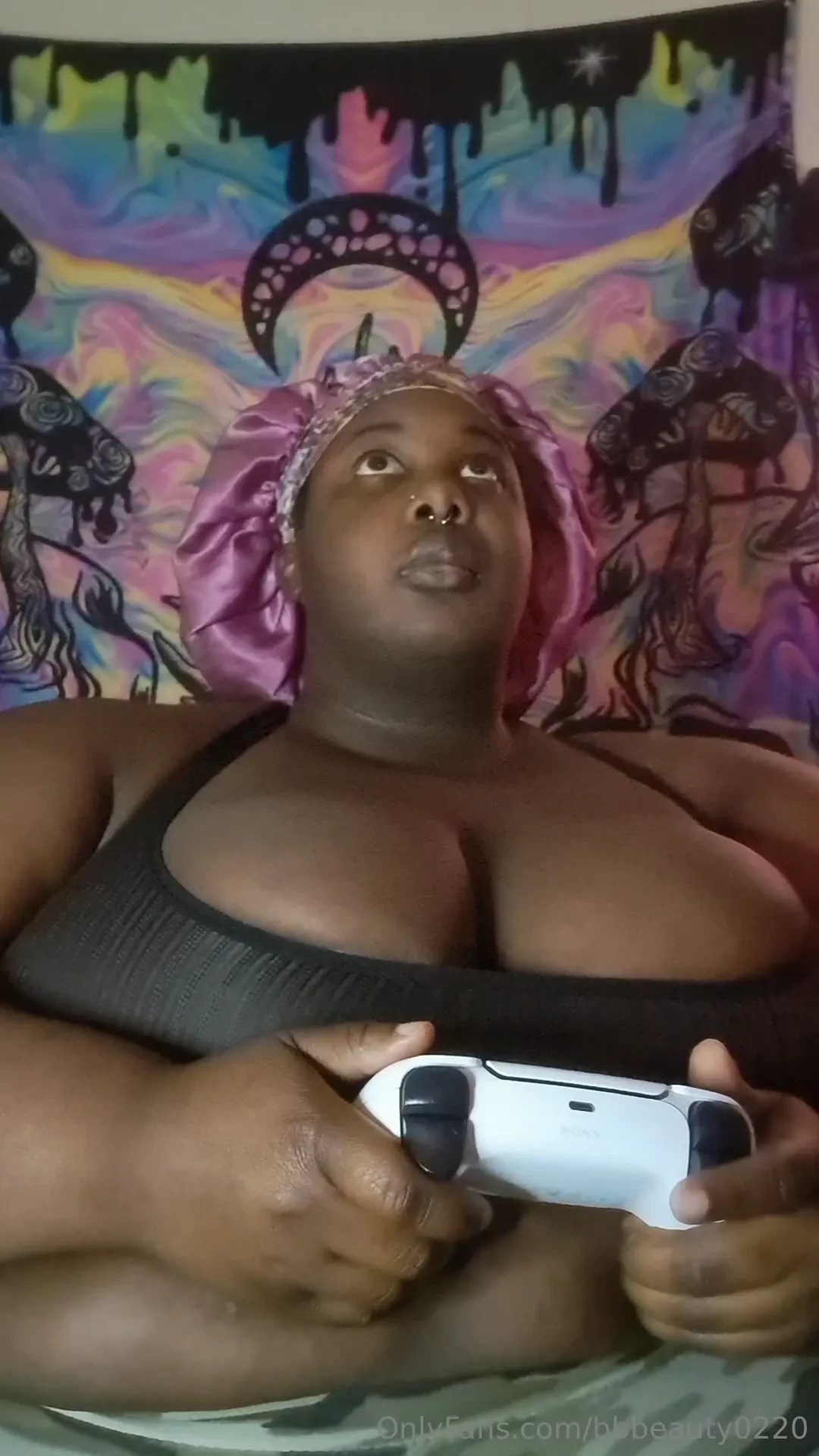 Watch me down 6 hot dogs while trying to playing gta 5 