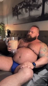 I feel so heavy it s almost getting hard to jerk off while sitting