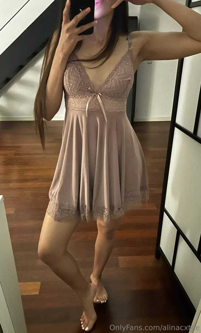 I dressed up just for the mirror but i d rather be showing off for you part 1 