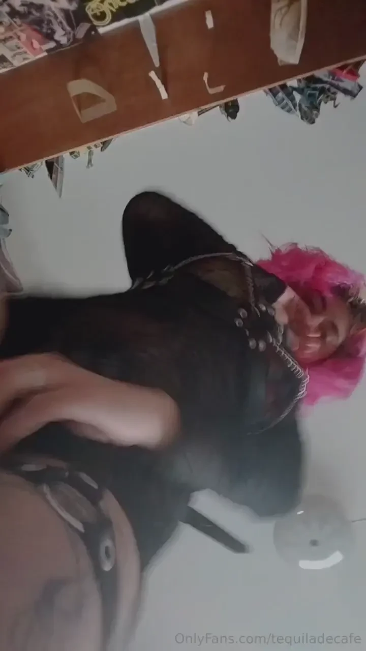 Tengo unos videitos ricos manda mensaje 