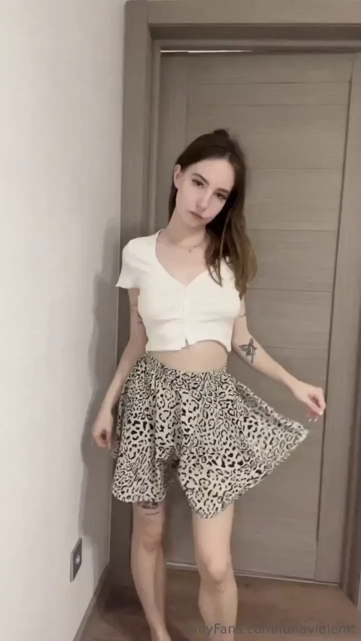 I never understood the fetish of going pantyless until one moment one part 1 