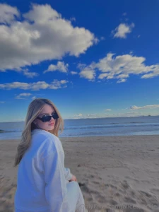 Something about the ocean just clears my mind and fills my heart i d