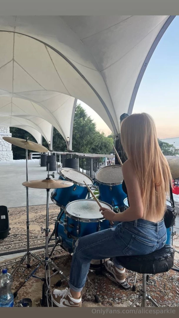 Throwback to that summer day when i thought i could be a rockstar 