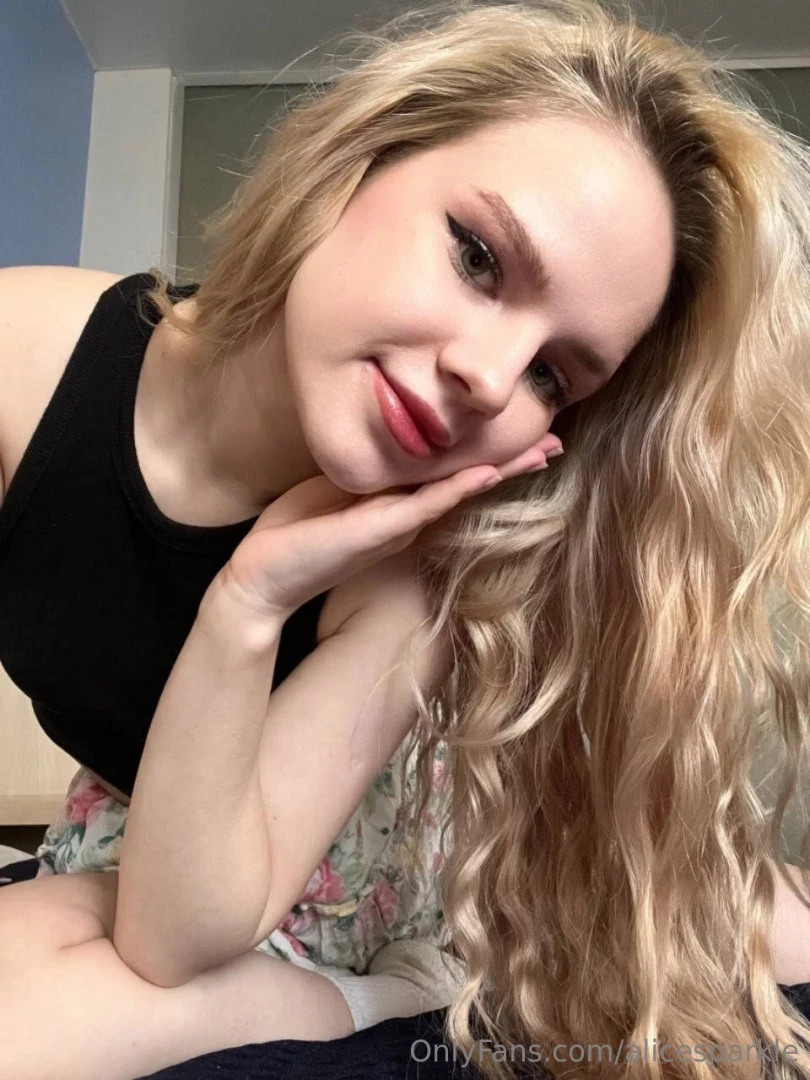 Caught between wanting to be productive and wanting to stay in bed all 