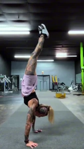 Back to my balancing handstands and luckily today was a good day held