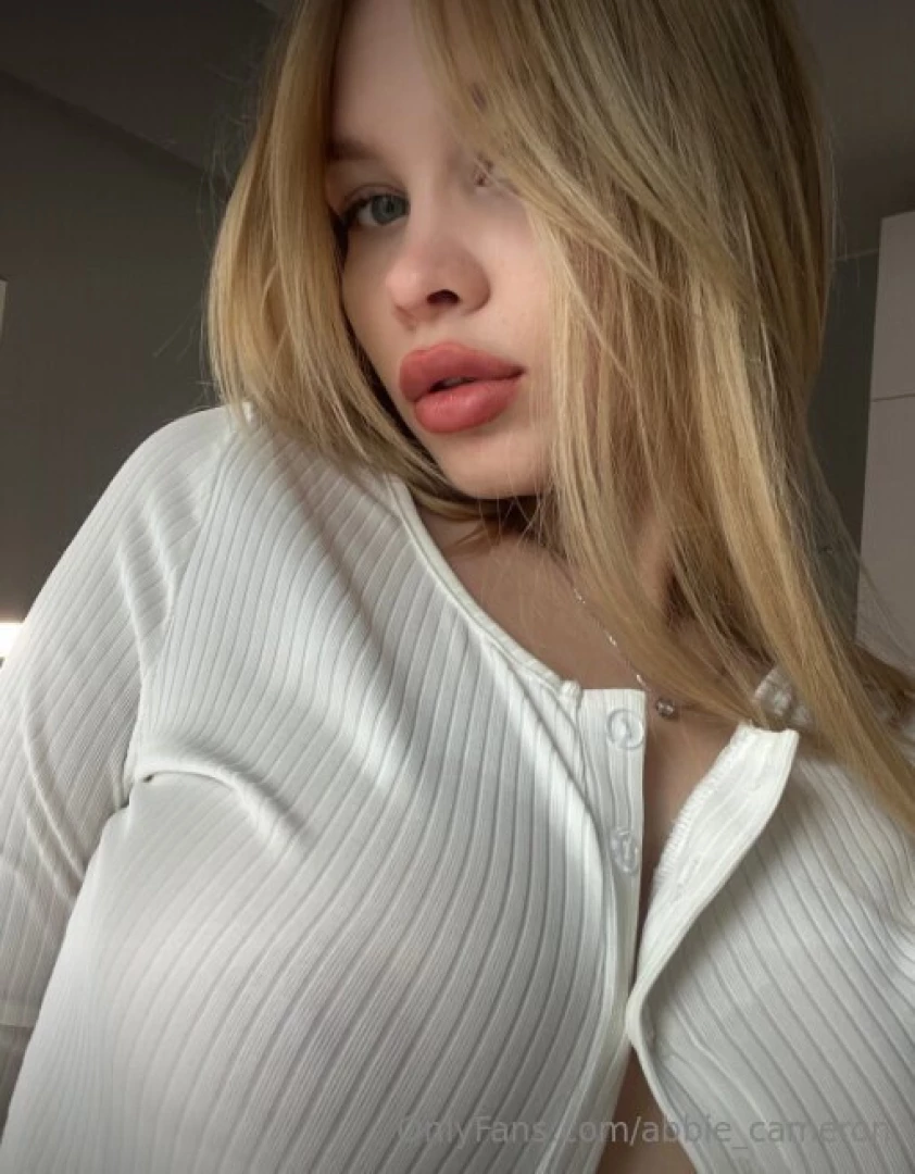 What detail in a girl s appearance attracts you the most 