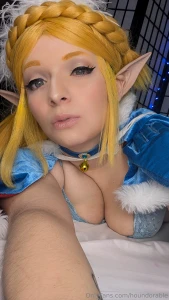 A cute elf- i meann hylian under your tree part 3
