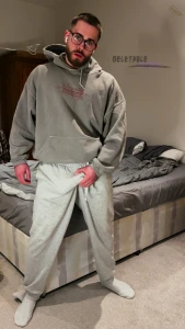 I think i look better naked part 1