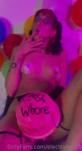 Morning babe do you a piece of my cake