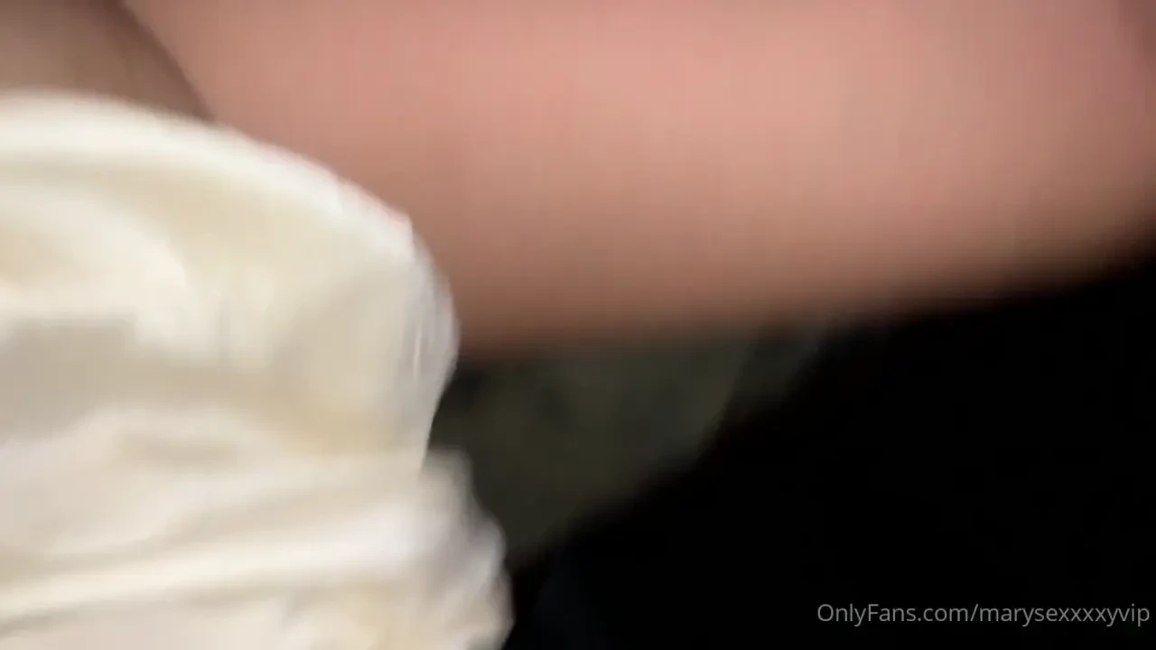 Who wants to cum to us 