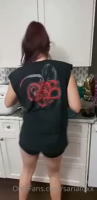 I m working on a primarily 90 s to early 2000 s themed playlist for my part 1 