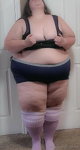 Sorry to my neighbors who may have just heard me as i made myself cum