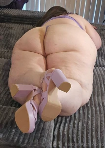 Cum bite this cake