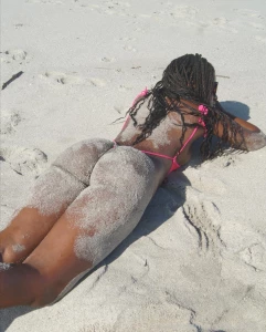 I need extra hands to shake all the sand off my ass part 1