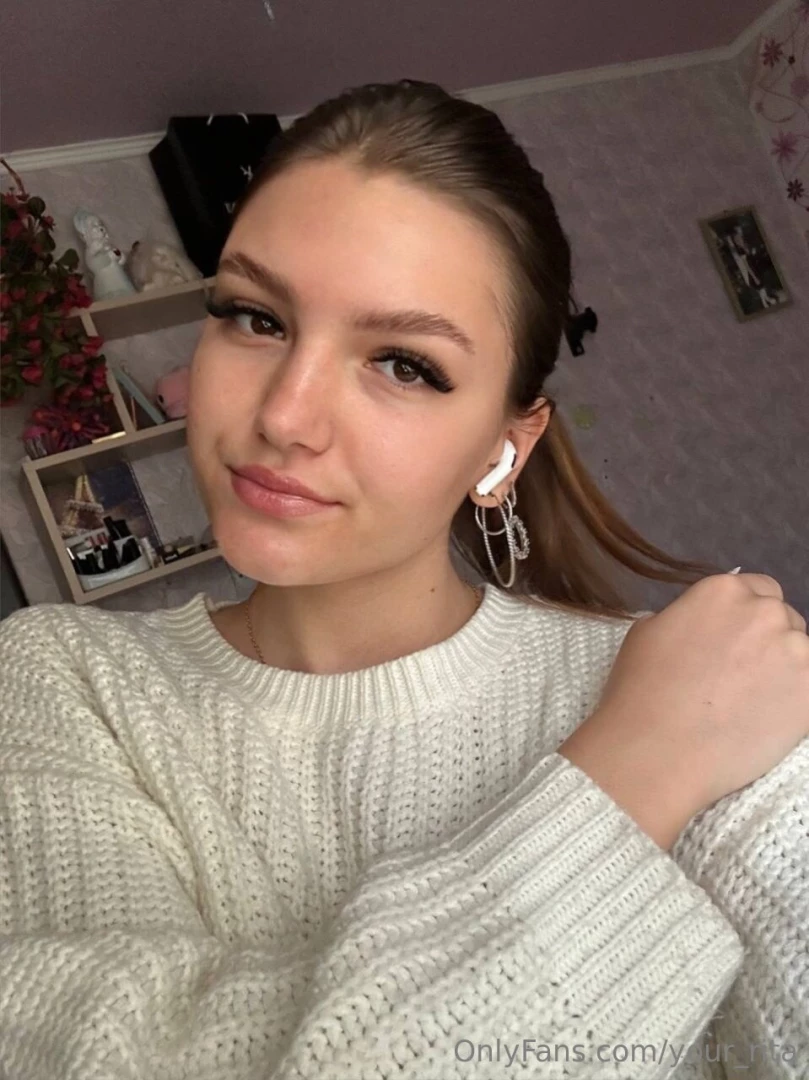 I love socialising and sharing my content join me and you will 