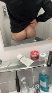 Needing help on taking butt pics any takers