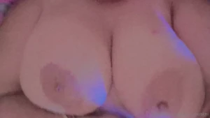 No entiendo como a la gente le pueden gustar las tetas operadas con lo