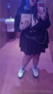 Buenos d as mis peque os humanos ayer sal de fiesta a mi pub de