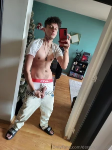 Can u help me 2 clean my mirror part 1