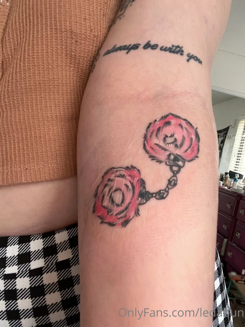 Got a lil kinky tattoo so in love with it 