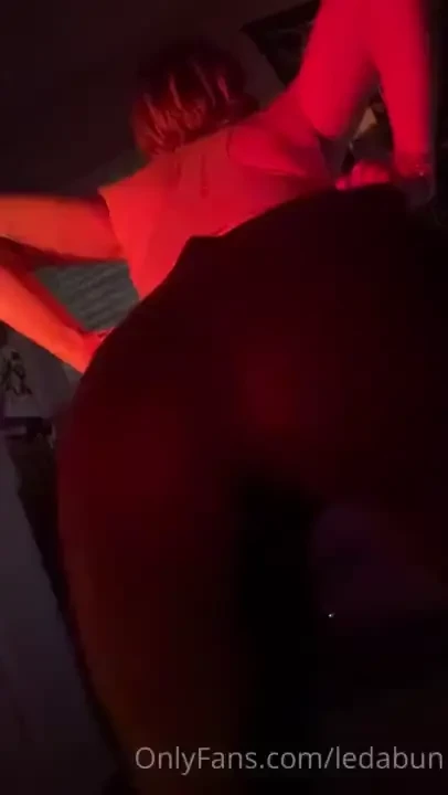 The leggings make it look like it s moving amp not moving at the same 