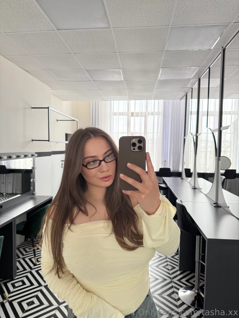 Thinking about easy breezy summer days if we were just hanging out 