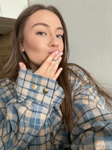 What s your current mood in 3 emojis