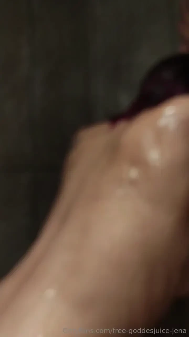 A little sneak peek of my shower a few days ago if you want to see 