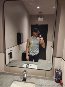 Im so horny watch me edge and play with my hole part 1