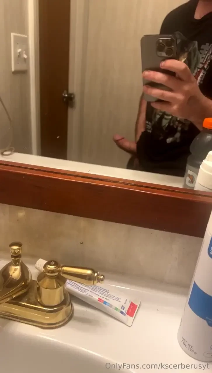 Sorry i ve not posted in awhile i m in love with a fan and i m tryna 