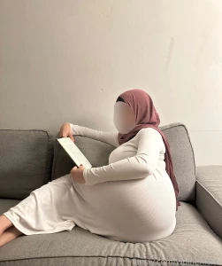 I m bored and horny petite baddie horny tease hijab hijabi curves part 1
